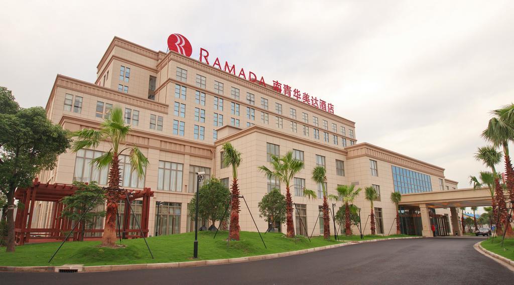 Ramada Shanghai East-Pudong International Airport Екстериор снимка