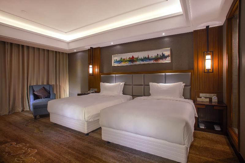 Ramada Shanghai East-Pudong International Airport Екстериор снимка