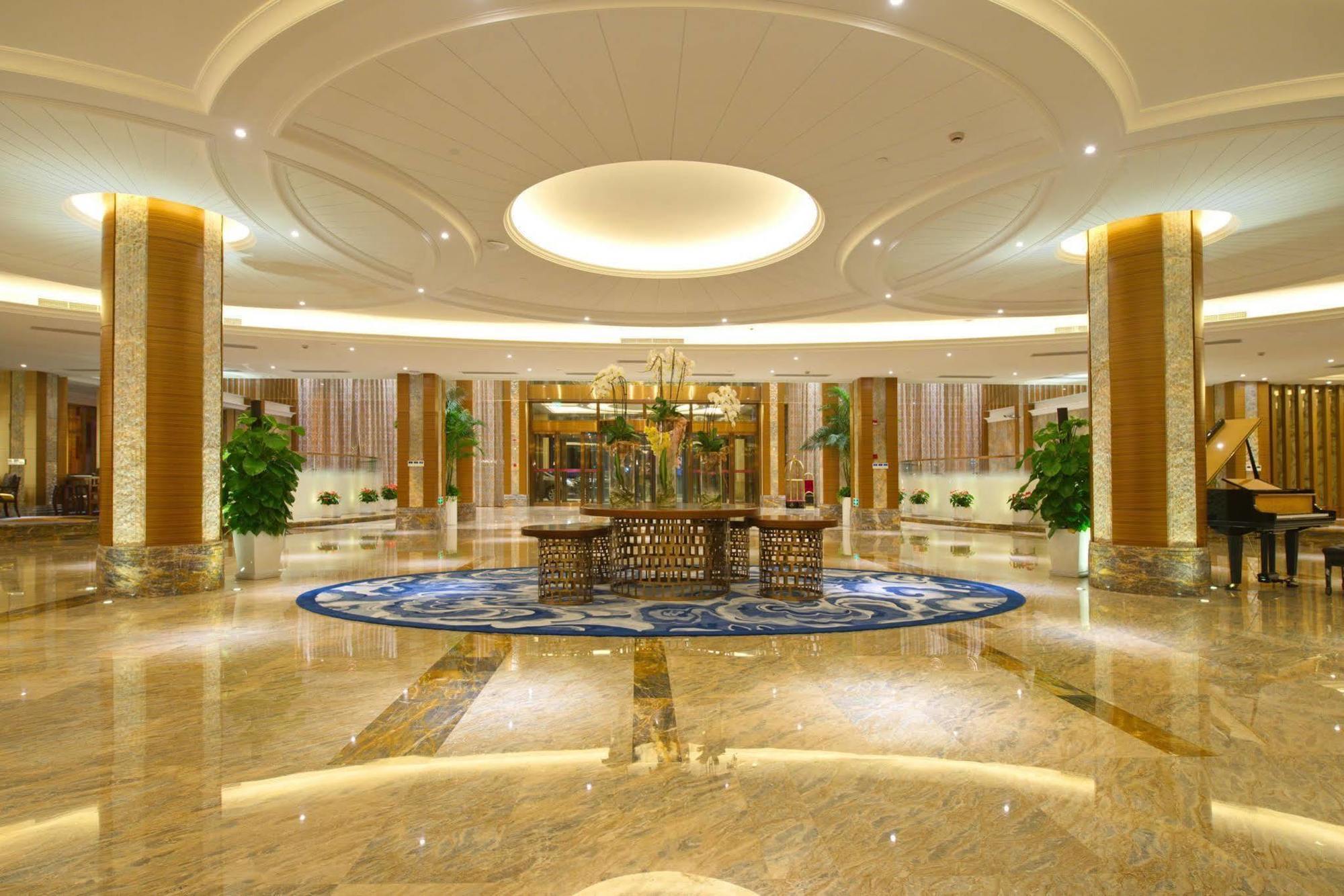 Ramada Shanghai East-Pudong International Airport Екстериор снимка