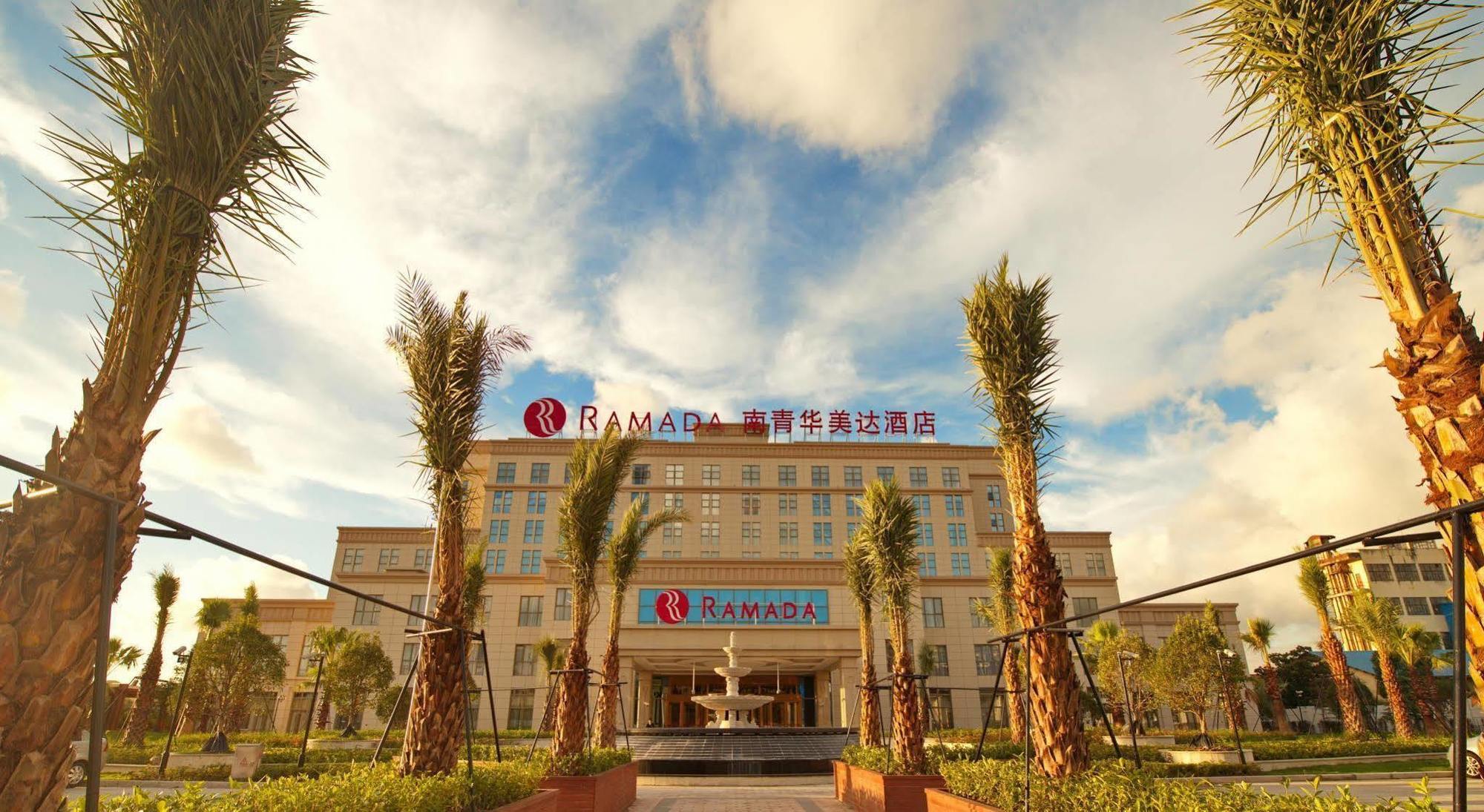 Ramada Shanghai East-Pudong International Airport Екстериор снимка