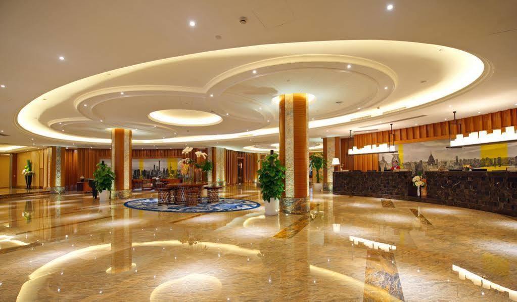 Ramada Shanghai East-Pudong International Airport Екстериор снимка