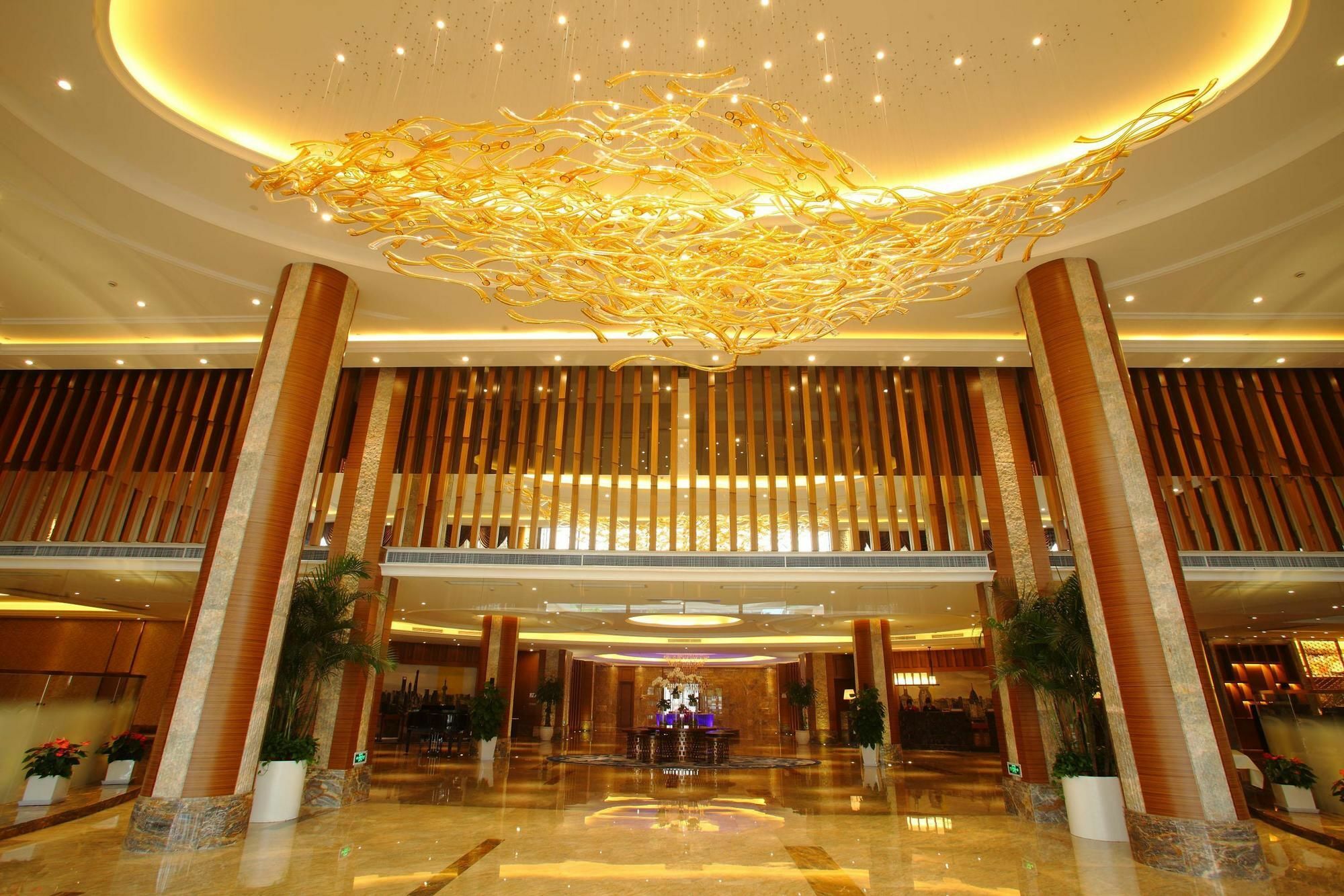 Ramada Shanghai East-Pudong International Airport Екстериор снимка