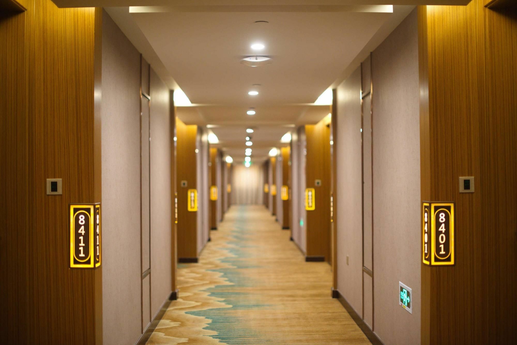 Ramada Shanghai East-Pudong International Airport Екстериор снимка