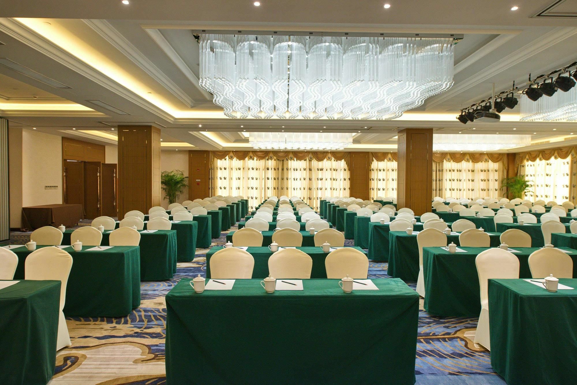 Voco Shanghai Zhangjiang By Ihg - Free Shuttle To Disneyland Екстериор снимка